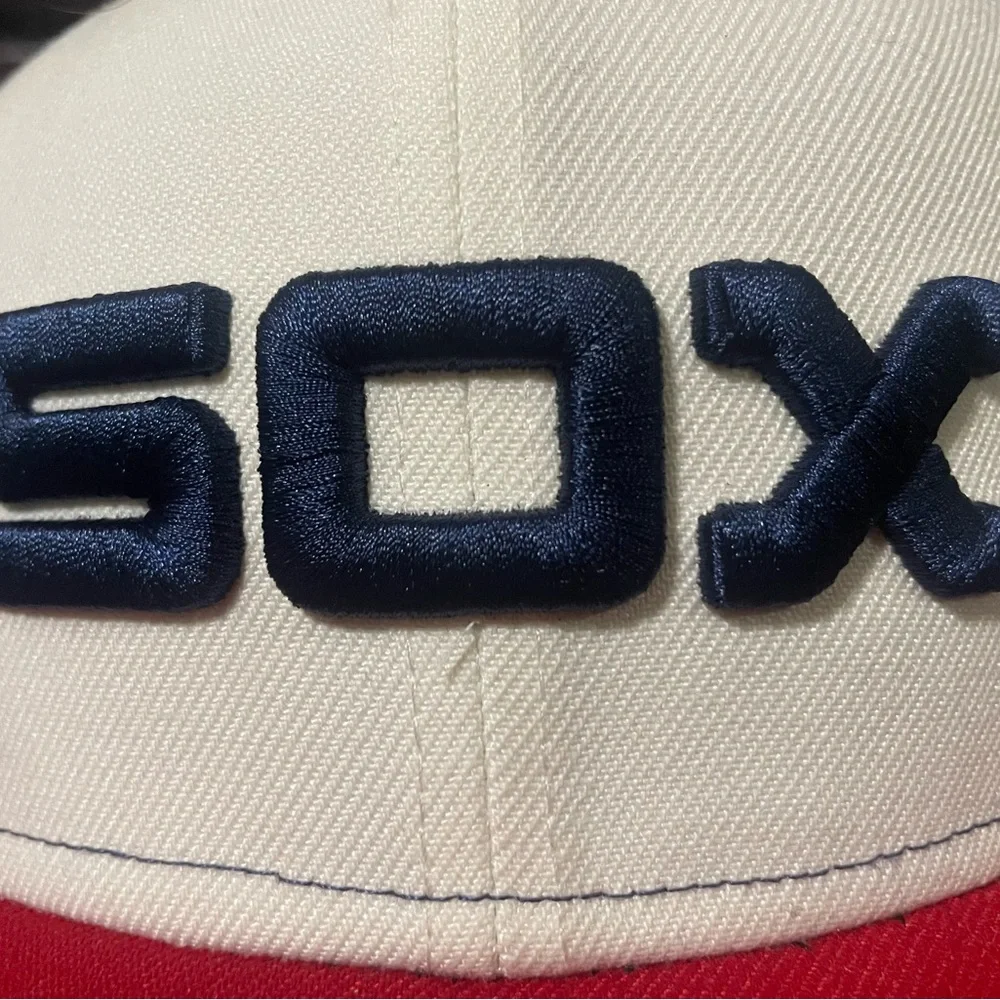 Chicago White Sox New Era baseball cap in great used condition, size 7.5 inches - Picture 2 of 6
